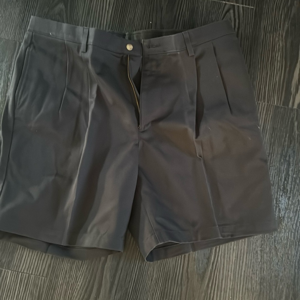 NWT🍍SAVANE SHORTS🍍POCKETS🍍sz 40🍍XY
Waist 20”
Inseam 8”